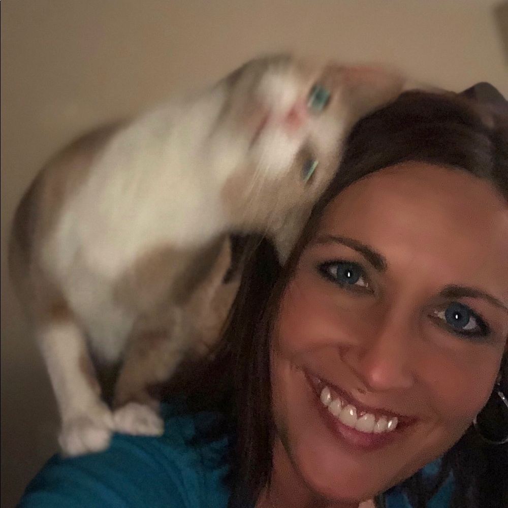 Meet your Posher, Jennifer